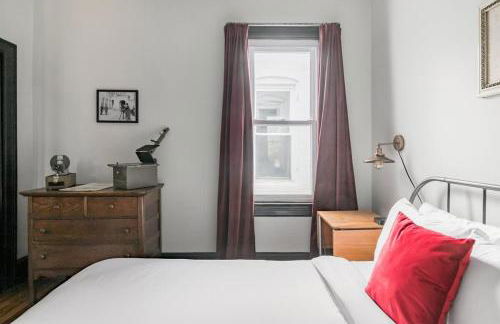 Massive 6BR & 4BA Private Duplex Townhouse Central - Foto 32