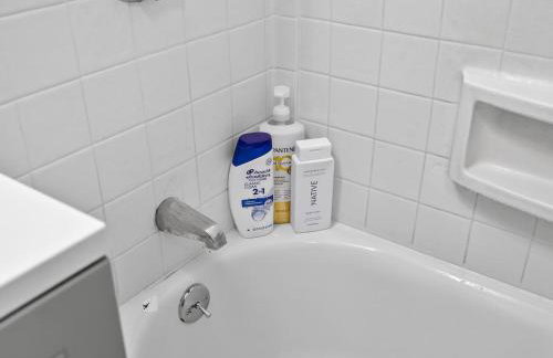 Vintage 2BR apt in Boston with Free Parking - Foto 10