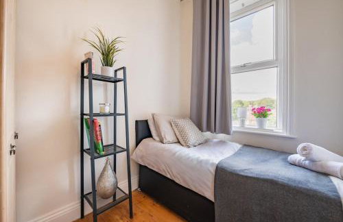 Spacious 4BR Home - Extra Sleeping Prestigious Spot - Foto 11