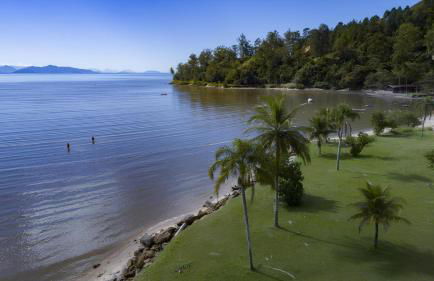 Casa piscina com ozônio churrasqueira perto da praia - Foto 24
