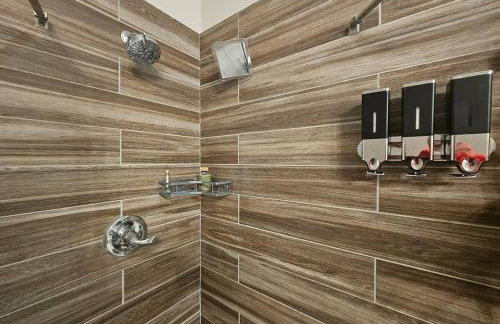 Prime location very close to downtown! - Photo 58