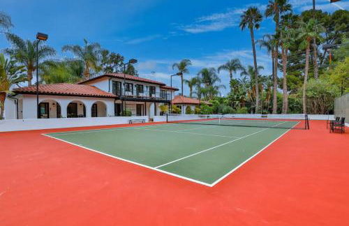 Sherman Oaks Tennis Estate with Pool + Spa - Foto 1