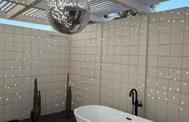 Aerhaus - Mid-Century Oasis - Foto 67