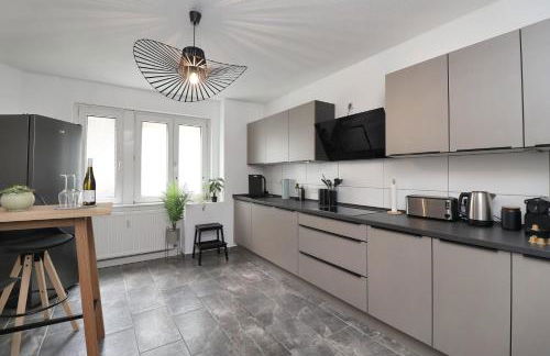 Design am Rhein I Traumlage Rheinufer I 3BR I Küche I öffentl Parkplätze I helloYOU apartments x BRIGHT Collection - Foto 39