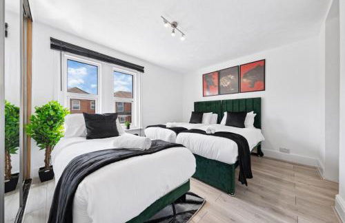 3 Beds Home walking distance from Shirley High Street - sleep 7 - Free Parking - Pool Table - 50" TV - Foto 23