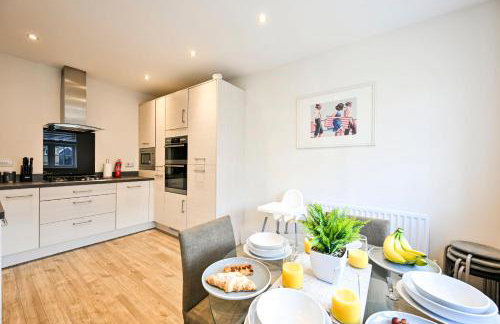 LUX Contractor & Family Haven - Parks x2, Sleeps 9 - Foto 36