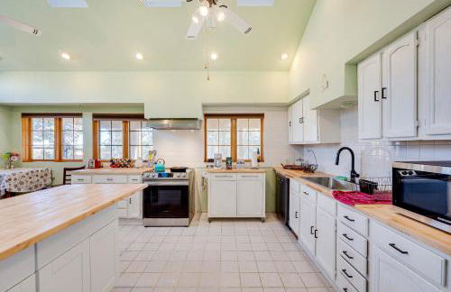 17 Mi to Town Peaceful Golden Cabin! - Photo 13