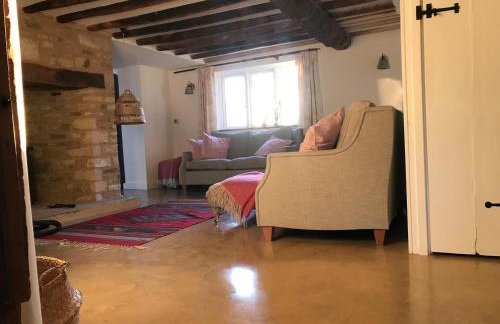 High Cogges Farm Holiday Cottages - Photo 9