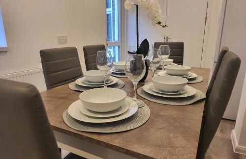 Central 5BR Retreat - Walk to Tube, Explore London - Photo 33