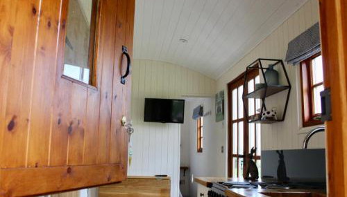 Hare's Hut - Photo 4