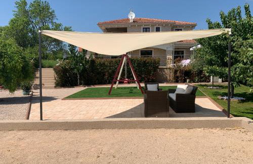 Villa Cecilia - 4 bedrooms, 4 bathrooms, heated inside pool, gym - Photo 11