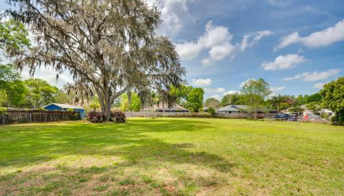 Stay and Play in Belleview Welcoming Home with Yard - Foto 3