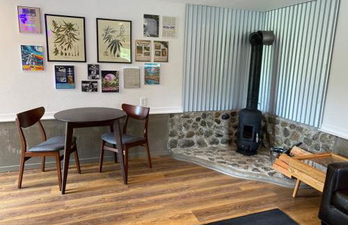 Unique Farm Apartment with Woodstove - Foto 9