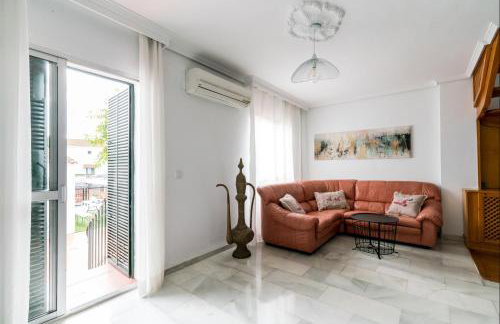 BeHouse Mairena - Photo 20