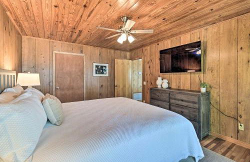 Waterfront Retreat, Near Fishing and Boating! - Foto 15