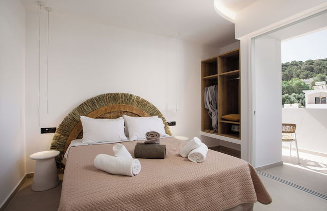 Stay Helios - Aparts & Pool Suites - Photo 18