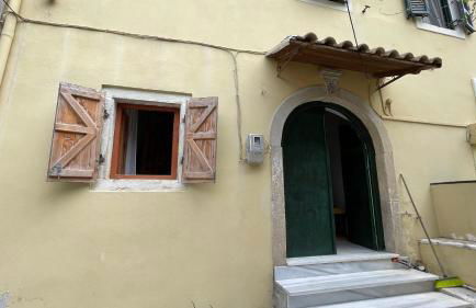 Country traditional house in Corfu village, Greece - Photo 46