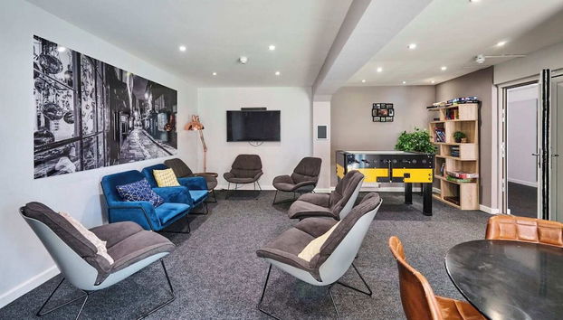 Coin salon dans le hall