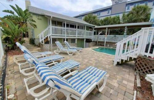 Large Oceanfront Property wPool 8br sleeps 24 - Foto 2