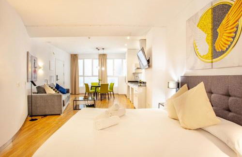 MyFlats Luxury Downtown - Photo 14