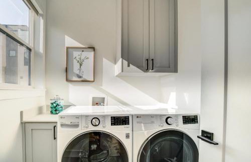 Modern Downtown Provo Townhome with Balcony! - Foto 25