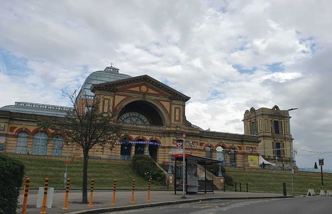 Light 1-bed - London N8 - Free Parking - Fast Wifi - Foto 48