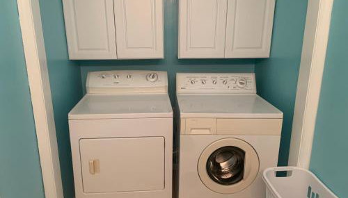 Cheerful two bedroom house 1.5 miles from beach. - Foto 5