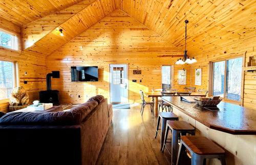 Cozy Lakefront Retreat with Game Room, Outdoor Living and Dock in Wisconsin - Foto 41