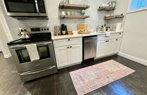 Modern Oasis-steps from DC with free private parking - Foto 2