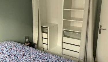 Les chambres du Graoully - Le 136 - Metz Queuleu - Place de parking intérieur - Foto 5, wardrobe