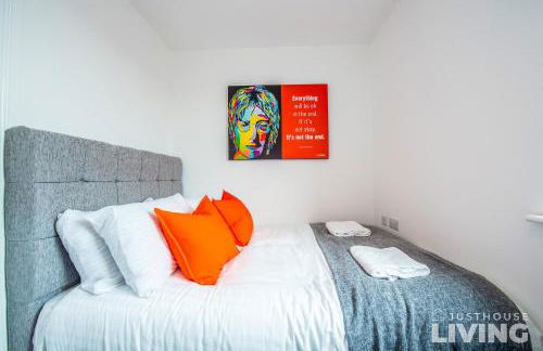 NEW Spacious Modern Townhouse Sleeps 12 Free Parking - Foto 34