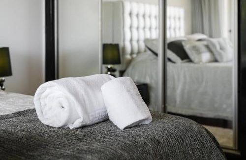 Deluxe 4BDR House W/ Pool by LovelyStay - Photo 50