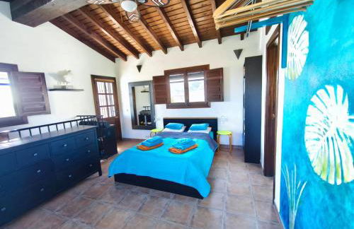 Künstlerhaus Finca Madreselva mit atemberaubenden Weitblick mit Infinitypool, kleinen Teichen und vielen Sitzplätzen in Tolox Malaga im Nationalpark Sierra de las Nieves, ideal für Entspannung, aber auch zum Wandern - Foto 76