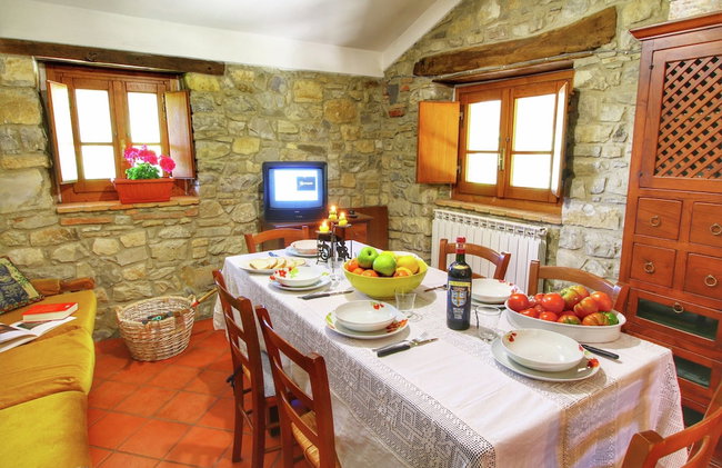 Charming Tuscan Farmhouse - Photo 39