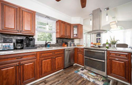 Kernersville King Beds Hot Tub Arcade Firepit - Photo 44