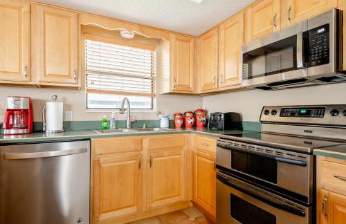 Welcome to Your Serene Waterfront Getaway! - Foto 5