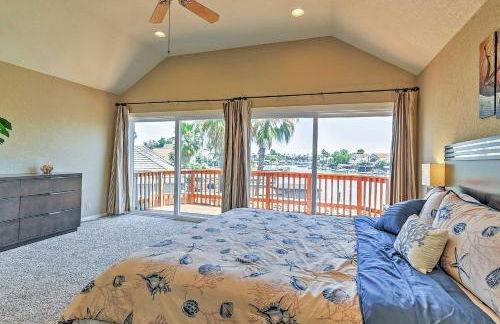 Waterfront Discovery Bay Home Outdoor Bar and Dock - Foto 12