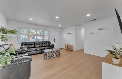 Hilltop Home Hot Tub BBQ Game Room Self Check-In - Foto 10