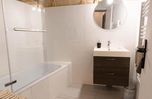 Immeuble 3 Apparts Centre historique St Gilles MaisoncarreeConciergerie - Photo 5