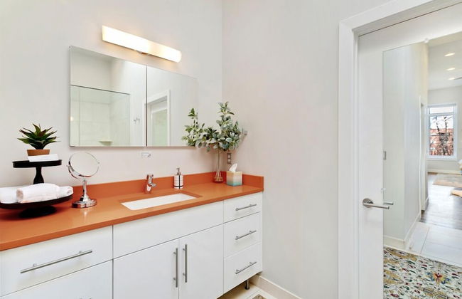 The Penthouse Loft in the Heart of Old Town! - Photo 18