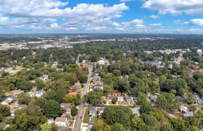 Stylish 4BR Haven Backyard and Fire Pit - Foto 51