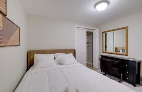 Work and Explore, Cozy Unit 5 Mi to UMD! - Foto 12