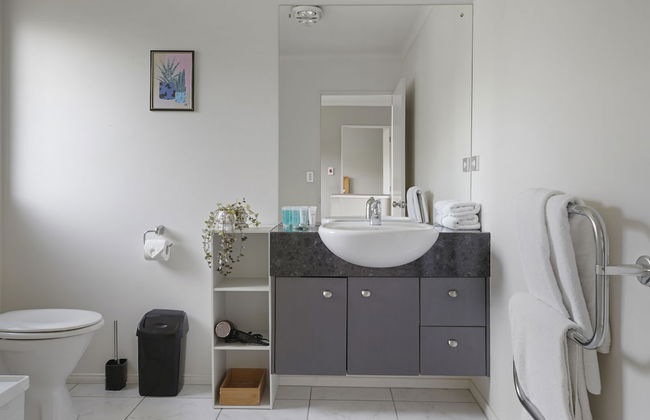 Spacious Family Home -Fully Fenced Yard - Foto 31