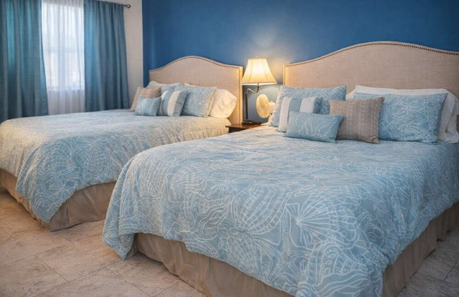 Luxe 1 Bedroom House with Pool - Gulfview II unit 410 - Photo 9