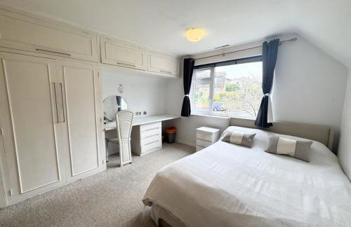3 Bed with parking, ideal for families - Photo 7