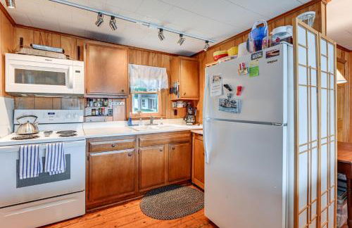 Dock and Rowboat Beechnut Bungalow on Keuka Lake - Foto 6