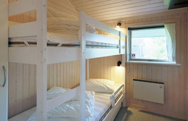 8 Person Holiday Home in Dronningmolle - Foto 3