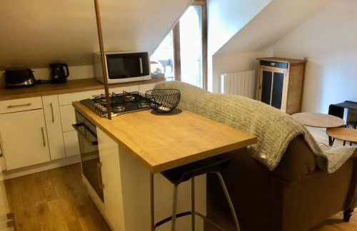 Appartement Cosy 600m Gare - étage 3 - balcon et calme - TV - wifi - Foto 9