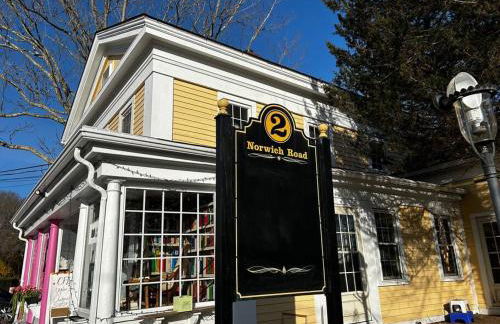 Walk To Goodspeed Opera House from this quaint 2 BDRM APT - Foto 1