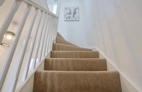 3Bed Manchester Home · Parking · Near AO Arena - Pass the Keys - Photo 13